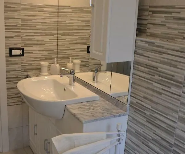 Il Nido Di Con Park Auto Macchine Piccole Segmento B Apartmán